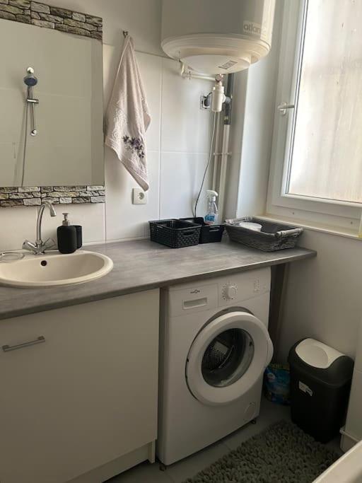 Superbe Appartement Avec Parking Gratuit Vaulx-en-Velin Εξωτερικό φωτογραφία